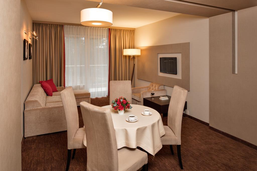 Z-Hotel Business & Spa Otwock Esterno foto